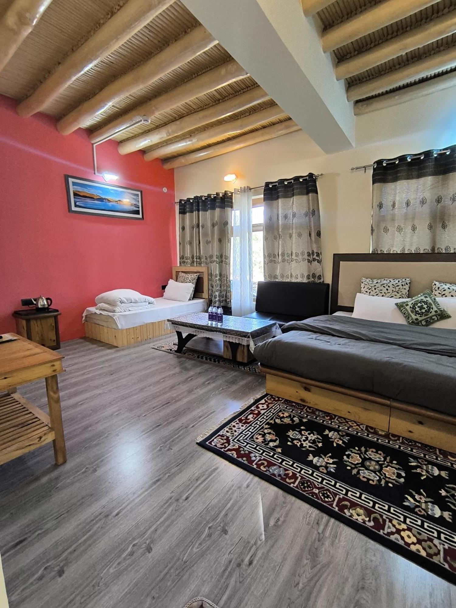 Hidden Leaf Homestay Лех Номер фото